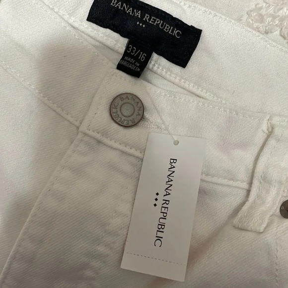 Banana Republic Girlfriend Denim Short - Picture 10 of 13